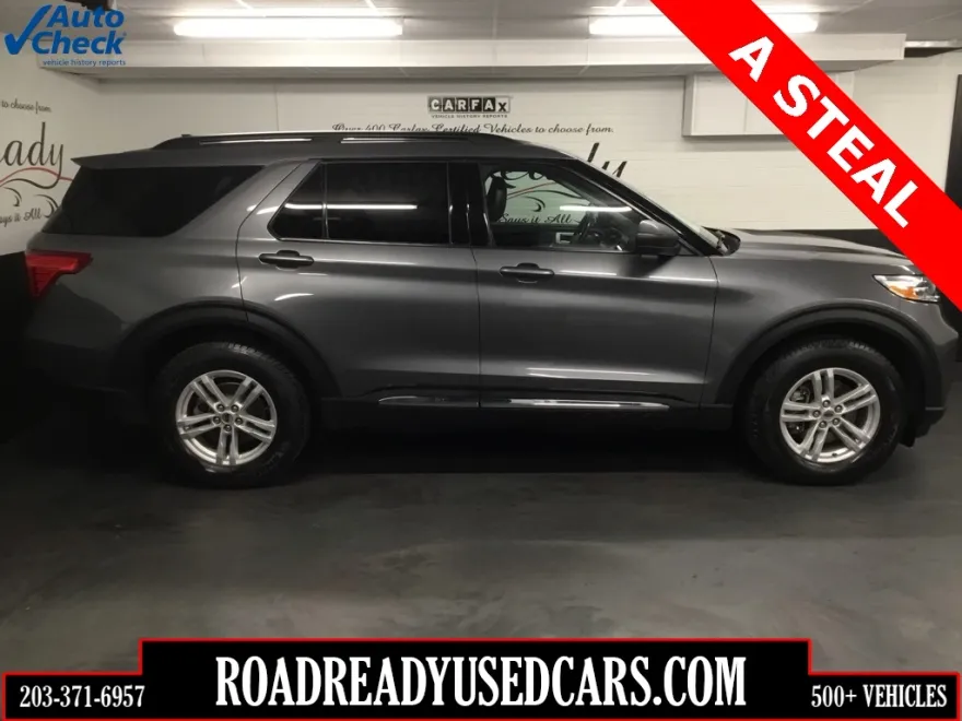 2022 Ford Explorer XLT photo 1