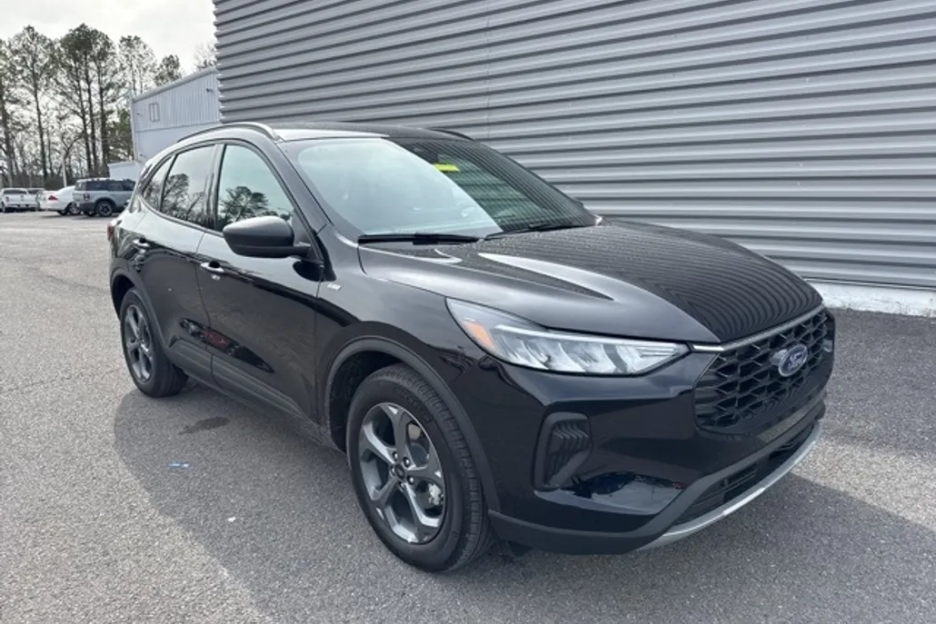 2025 Ford Escape ST-Line photo 1