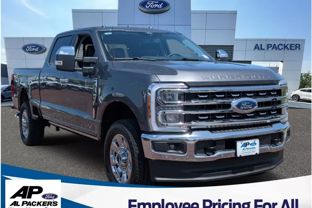 2025 Ford F-350 Lariat photo 1