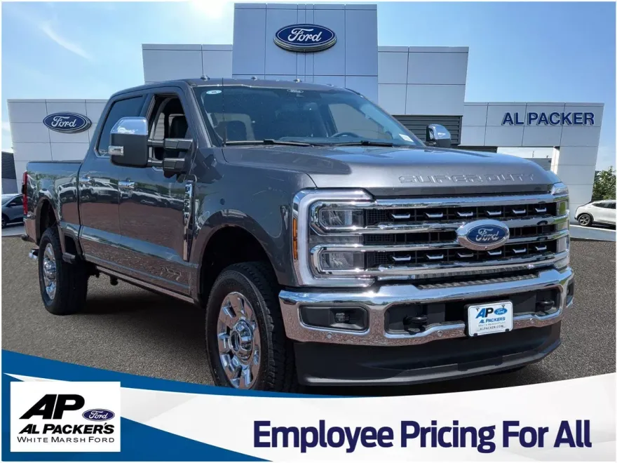 2025 Ford F-350 Lariat photo 1