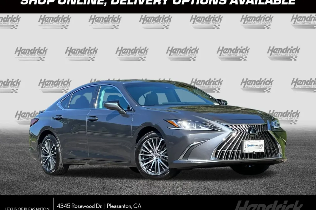 2025 Lexus ES 300h photo 1
