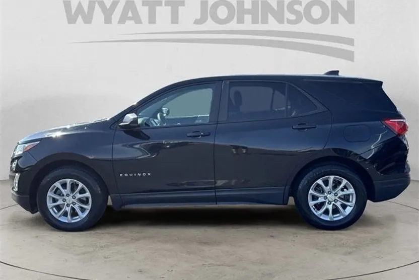 2020 Chevrolet Equinox LS photo 1