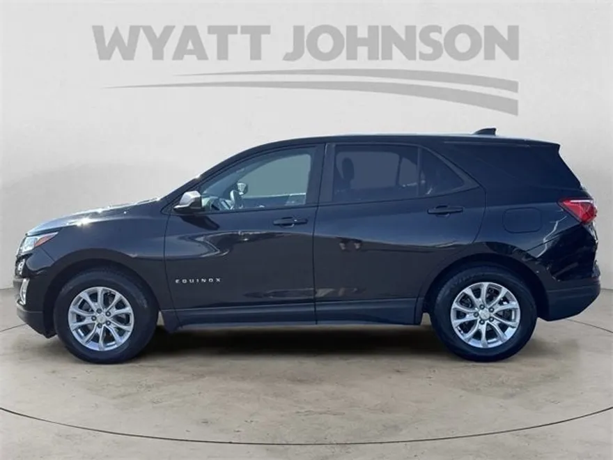 2020 Chevrolet Equinox LS photo 1