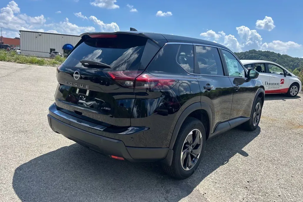 2026 Nissan Rogue SV photo 1