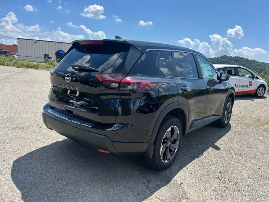 2026 Nissan Rogue SV photo 1