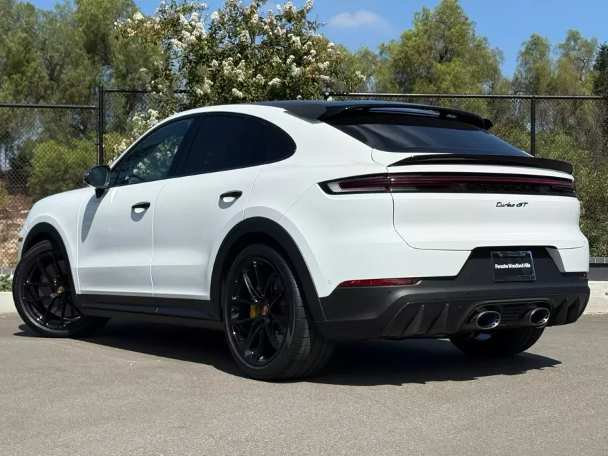 2025 Porsche Cayenne Turbo GT photo 1