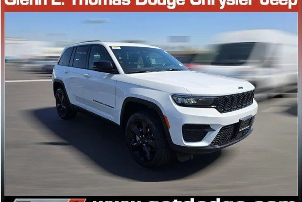 2025 Jeep Grand Cherokee Altitude photo 1