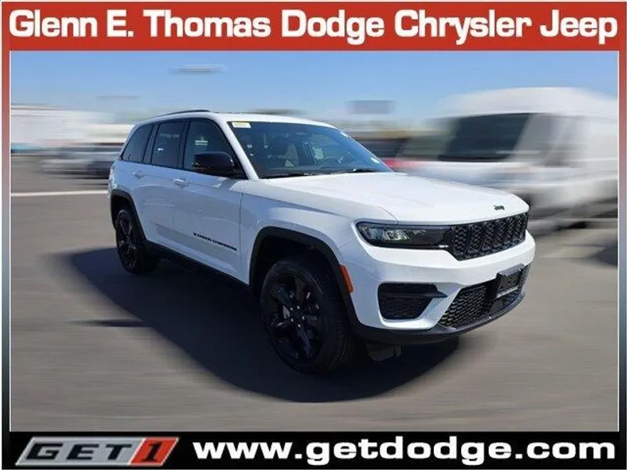 2025 Jeep Grand Cherokee Altitude photo 1
