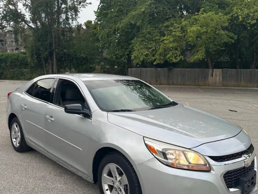 2015 Chevrolet Malibu LS photo 1