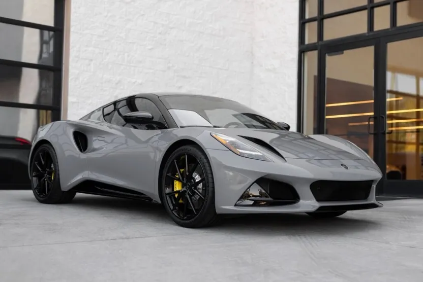 2025 Lotus Emira Base photo 1