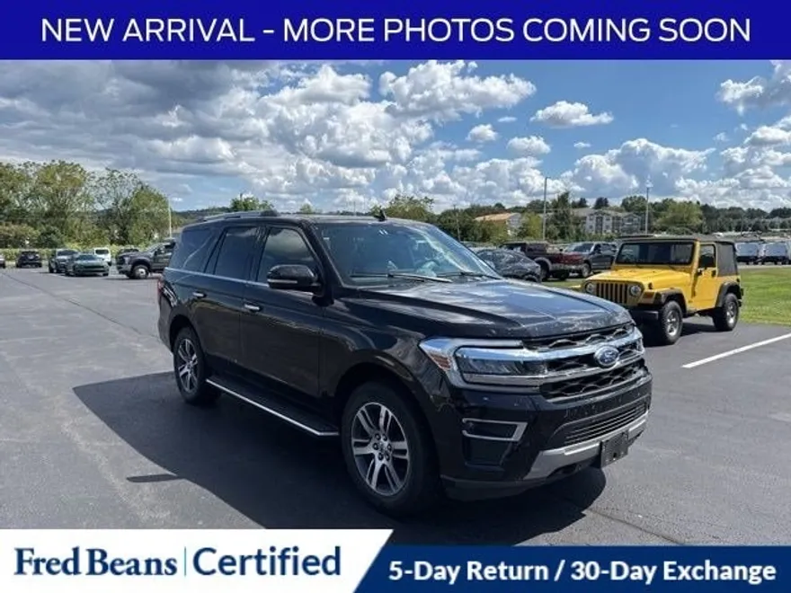 2023 Ford Expedition Limited photo 1