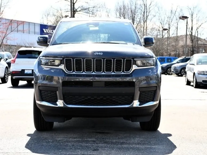 2024 Jeep Grand Cherokee Laredo photo 1