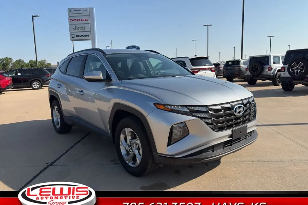 2024 Hyundai Tucson SEL photo 1