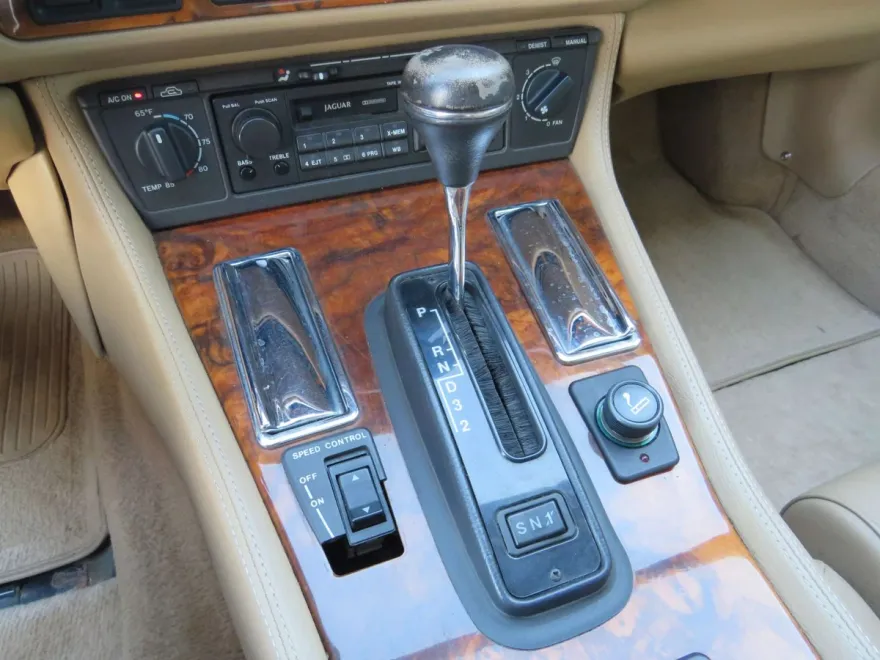1994 Jaguar XJS photo 20
