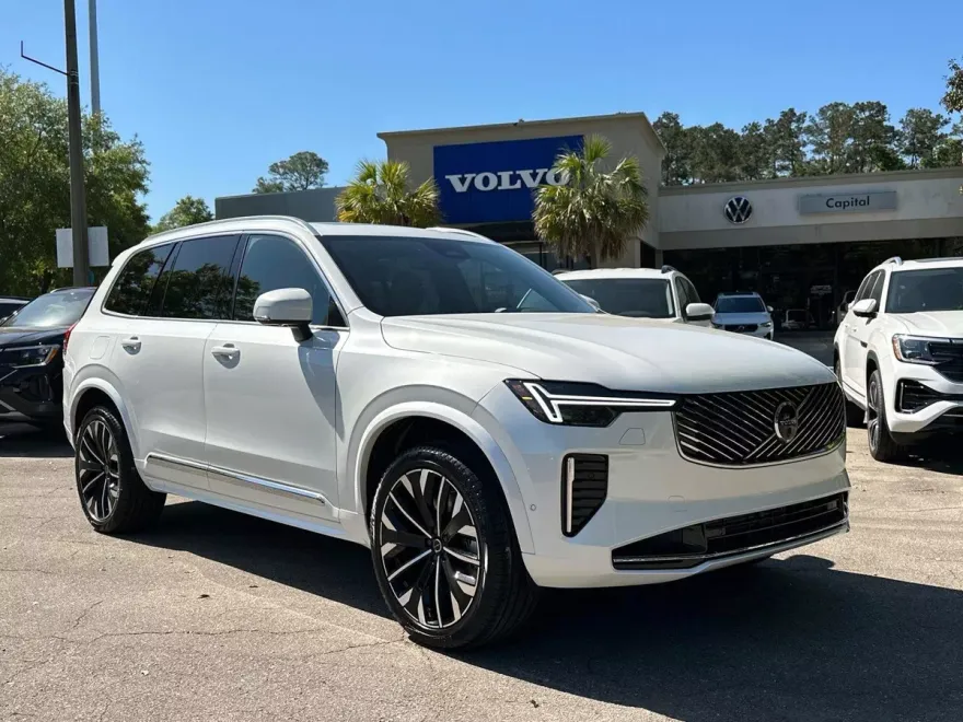 2025 Volvo XC90 Plus photo 1