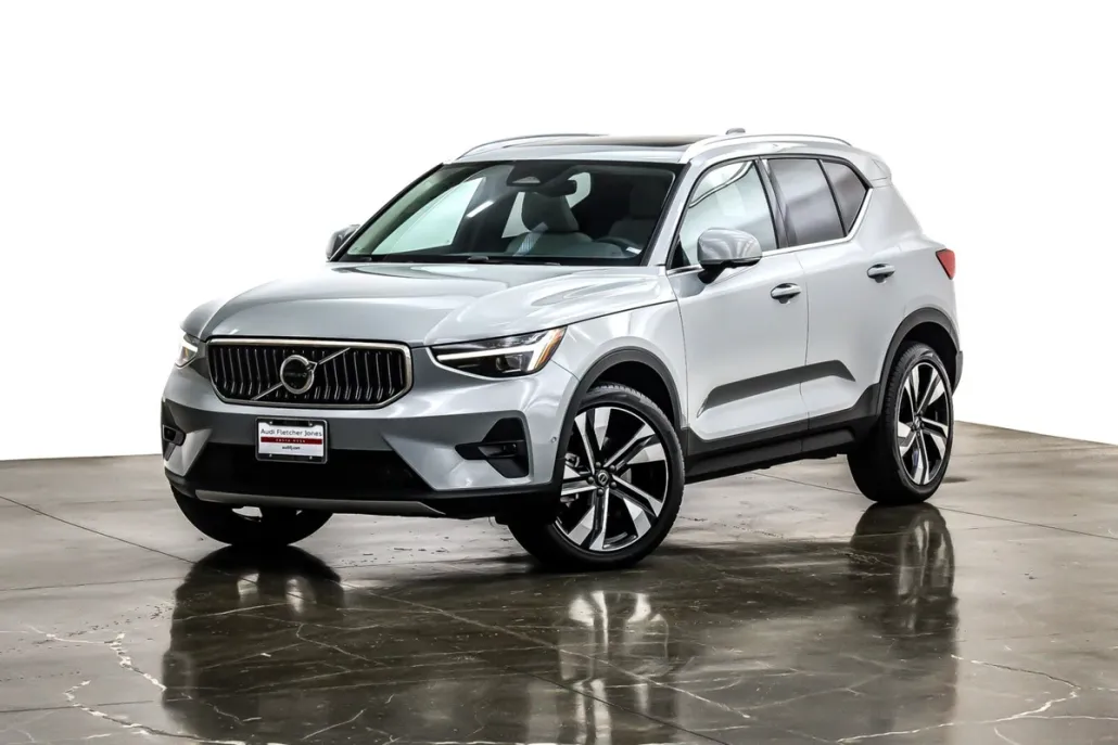 2024 Volvo XC40 AWD Ultimate photo 1