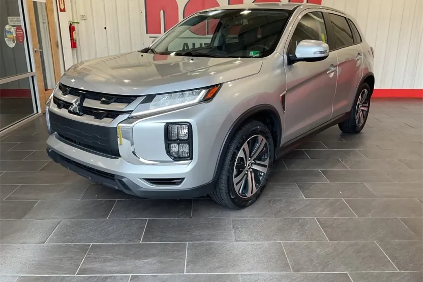 2024 Mitsubishi Outlander Sport SE photo 1