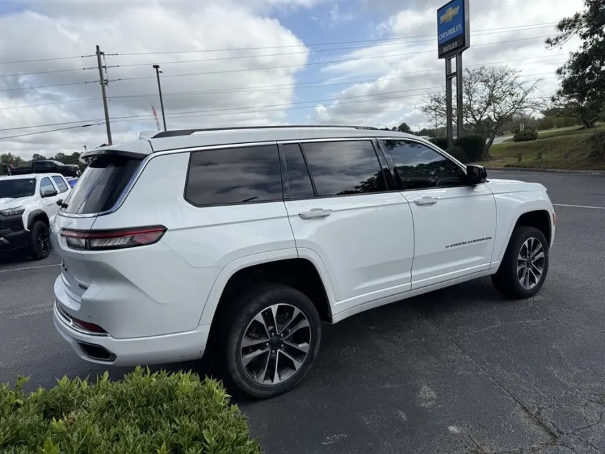2021 Jeep Grand Cherokee Overland photo 1