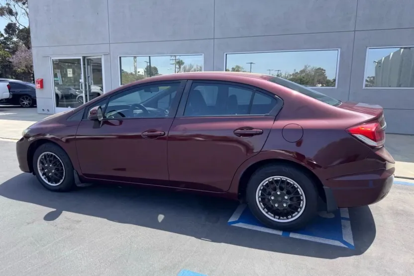2013 Honda Civic LX photo 1