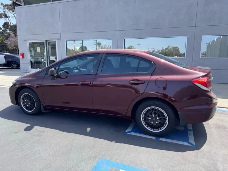 2013 Honda Civic LX photo 1