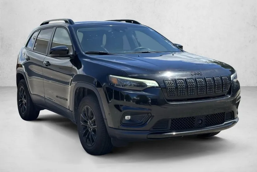 2023 Jeep Cherokee Altitude Lux photo 1