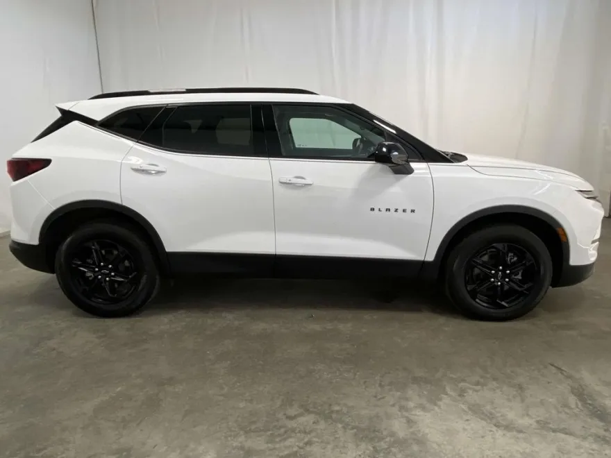 2023 Chevrolet Blazer 2LT photo 1
