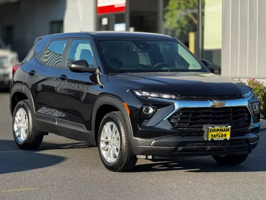 2026 Chevrolet Trailblazer LS photo 1