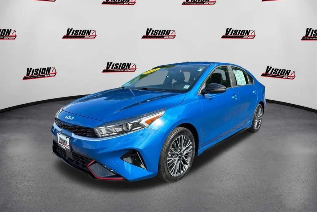 2024 Kia Forte GT-Line photo 1