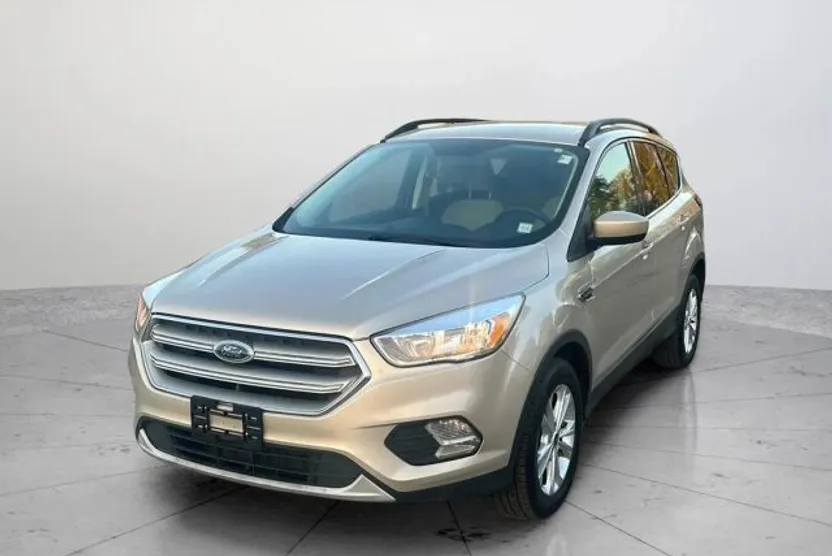 2018 Ford Escape SE Sport photo 1