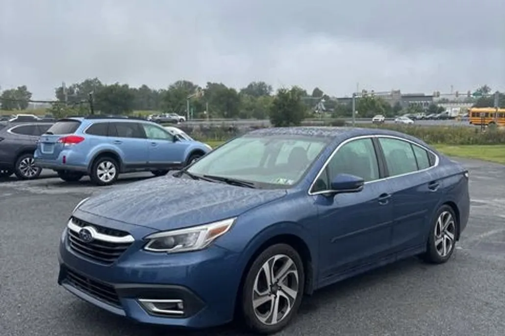 2022 Subaru Legacy Limited photo 1