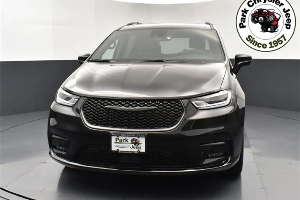 2026 Chrysler Pacifica Limited photo 1