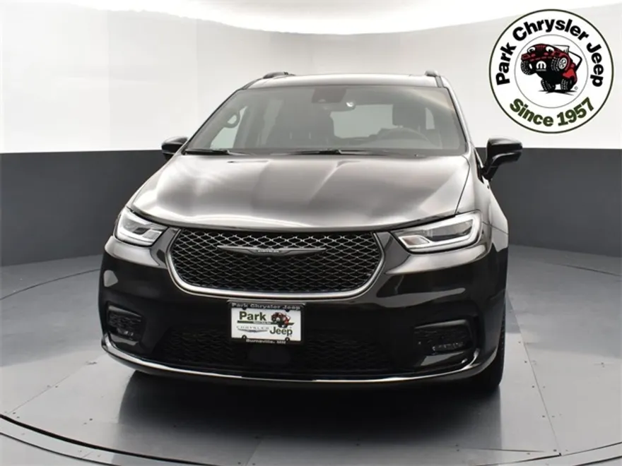 2026 Chrysler Pacifica Limited photo 1
