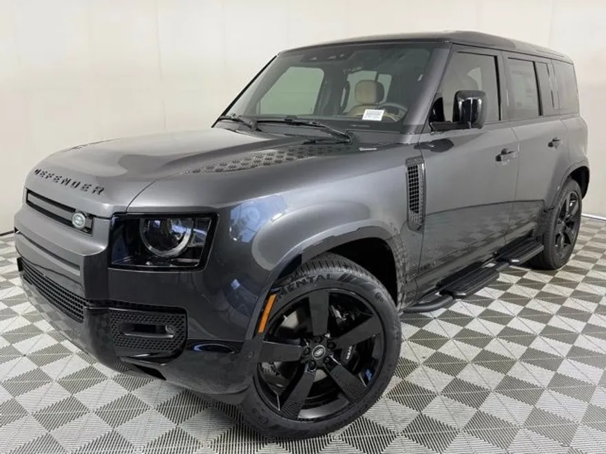 2025 Land Rover Defender 110 V8 photo 1