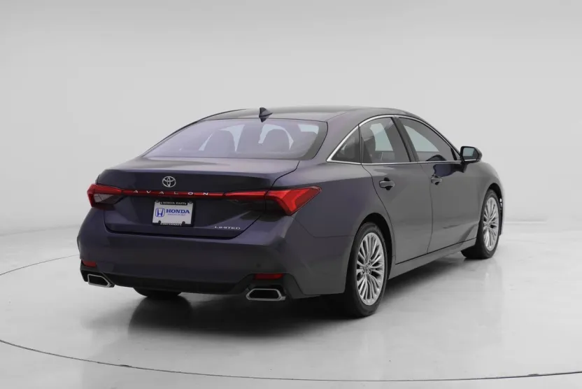 2019 Toyota Avalon Limited photo 1