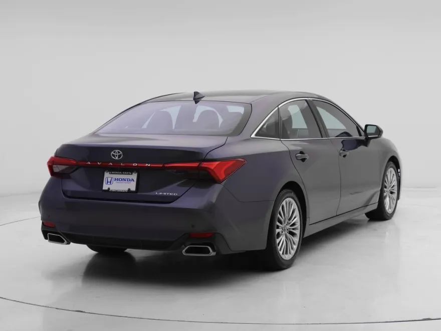 2019 Toyota Avalon Limited photo 1
