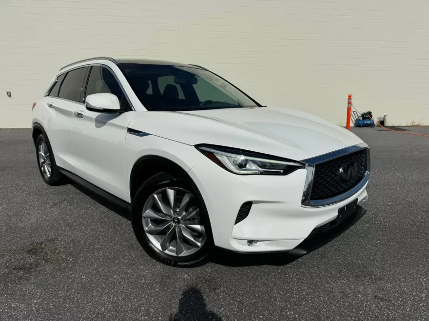 2019 Infiniti QX50 Luxe photo 1