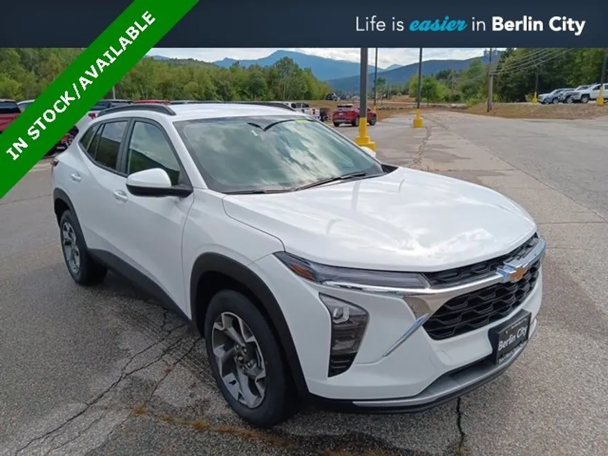 2026 Chevrolet Trax LT photo 1