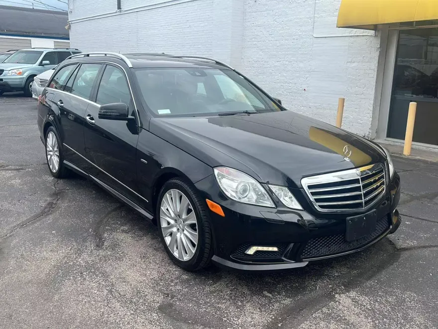 2011 Mercedes Benz E 350 Sport photo 1