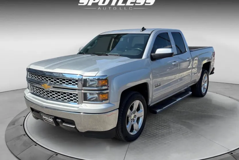 2015 Chevrolet Silverado 1500 LT photo 1