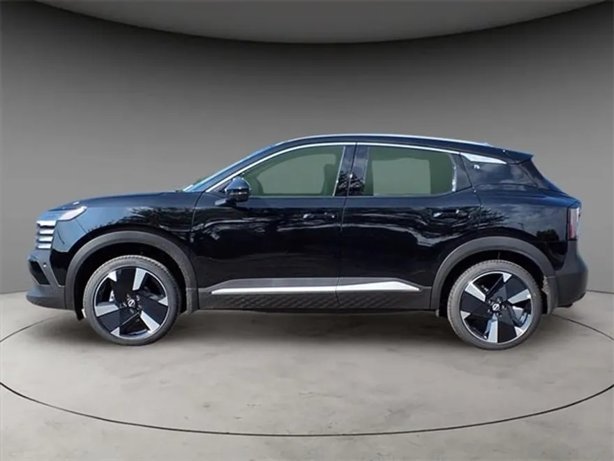 2025 Nissan Kicks SR photo 1