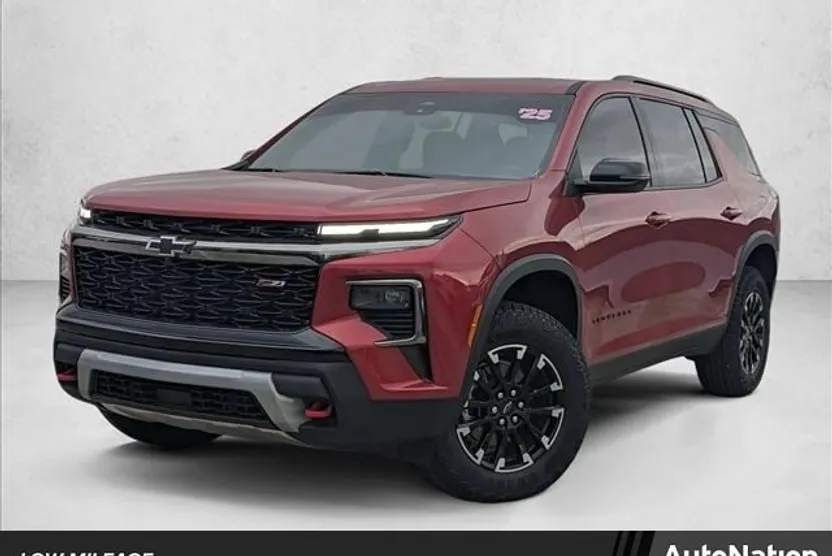 2025 Chevrolet Traverse Z71 photo 1