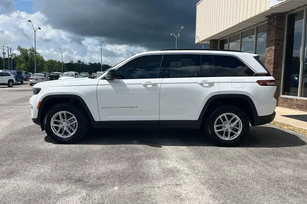 2024 Jeep Grand Cherokee Laredo X photo 1