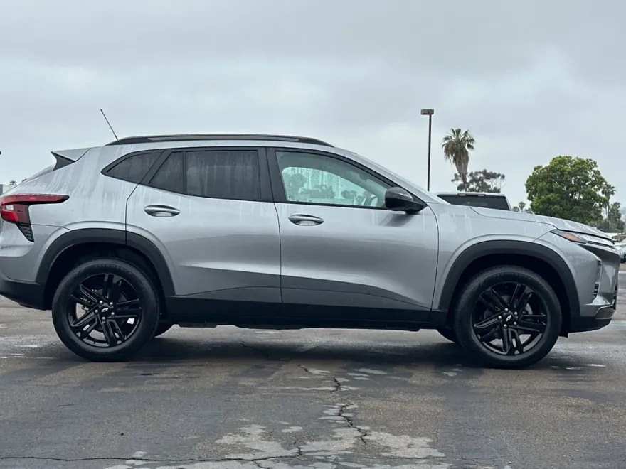 2025 Chevrolet Trax ACTIV photo 1