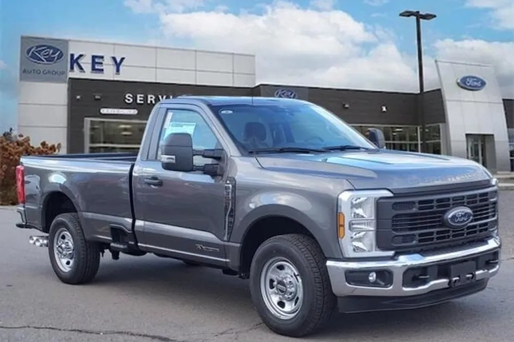 2024 Ford F-350 photo 1