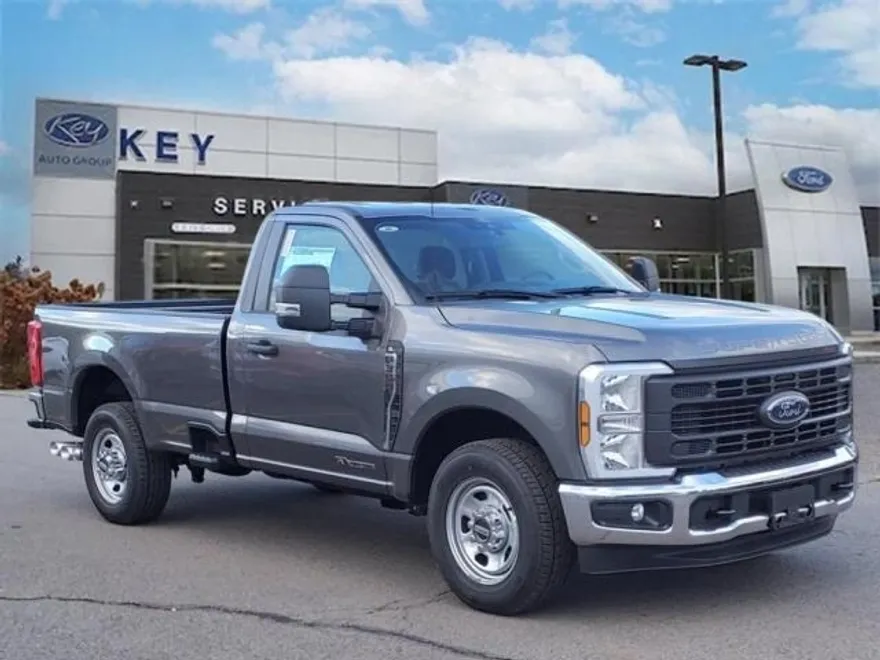 2024 Ford F-350 photo 1