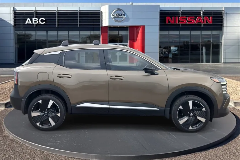 2026 Nissan Kicks SR photo 1