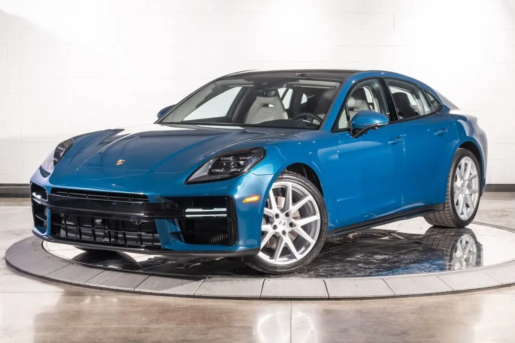 2025 Porsche Panamera Base photo 1