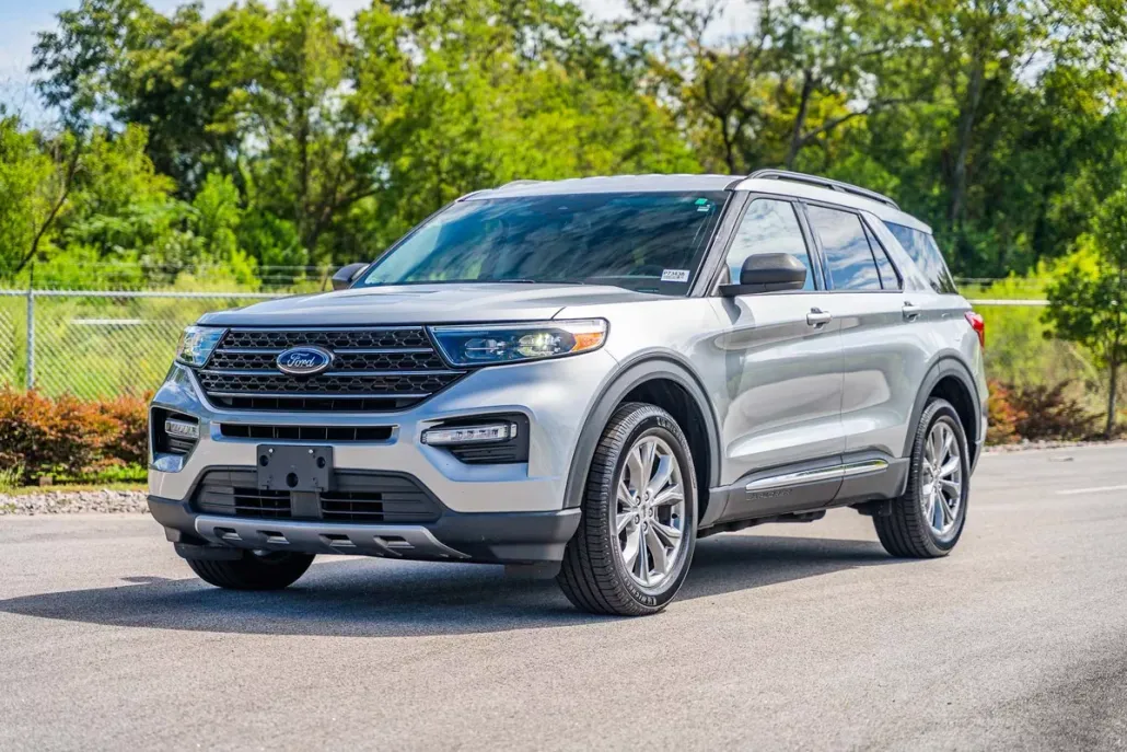 2022 Ford Explorer XLT photo 1
