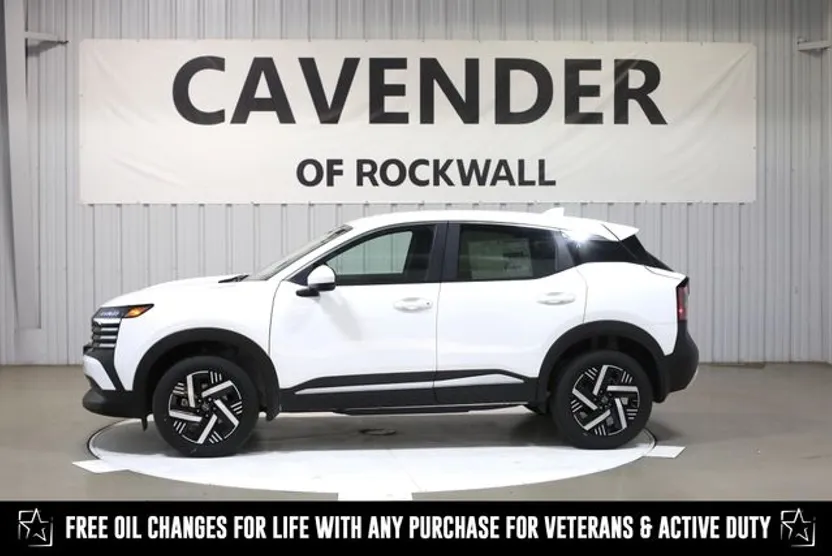 2025 Nissan Kicks SV photo 1