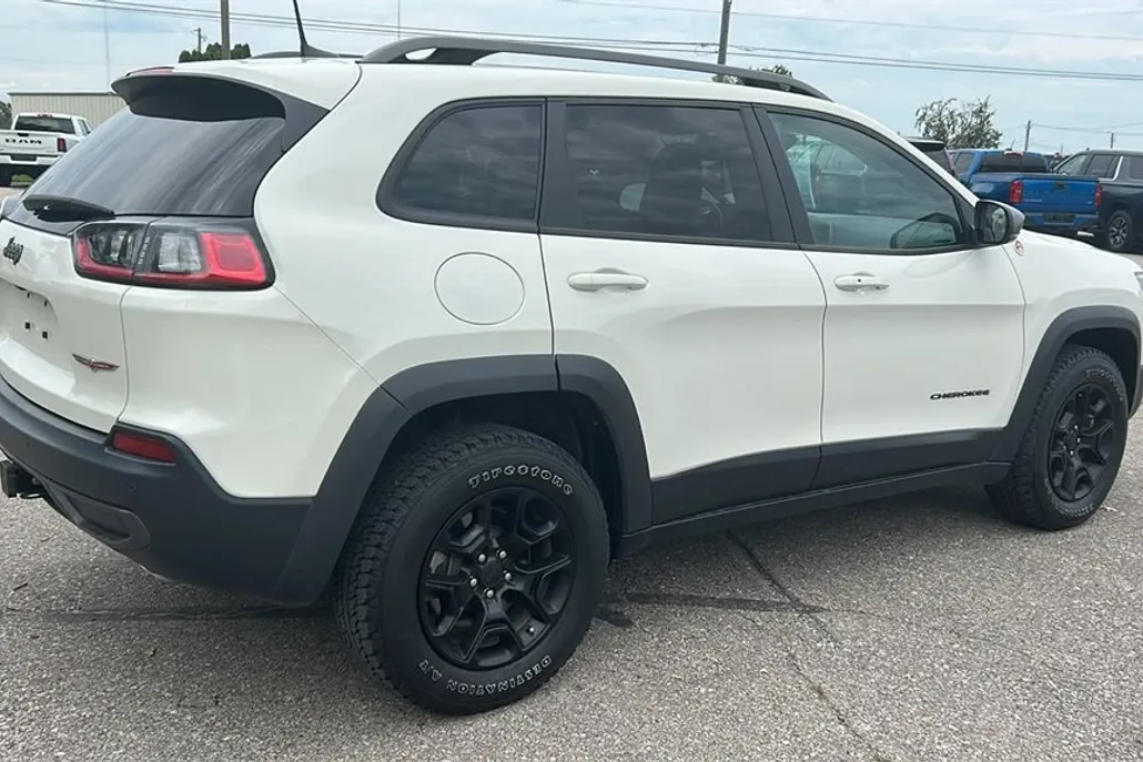 2019 Jeep Cherokee Trailhawk photo 1